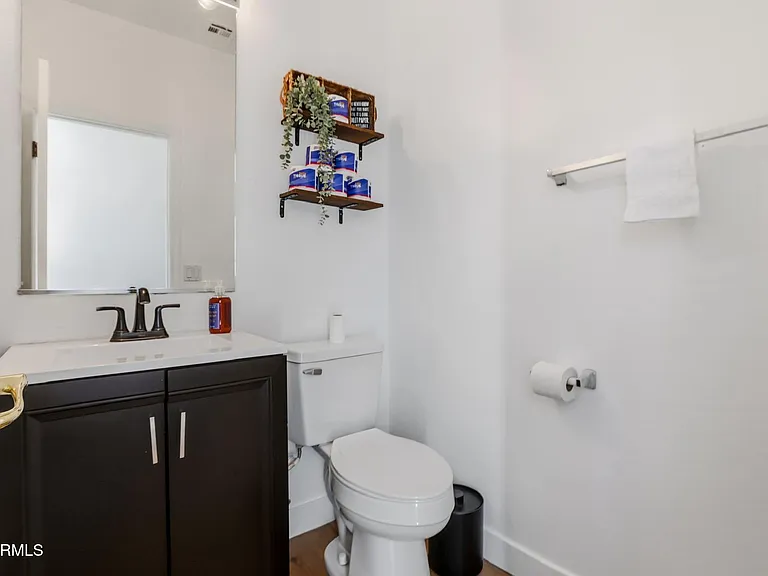 220 W Beechnut Pl — Photo 20