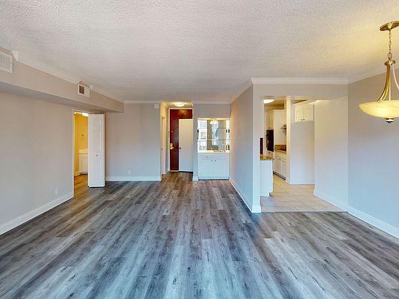 5th image of 9005 Burton Way #5-307