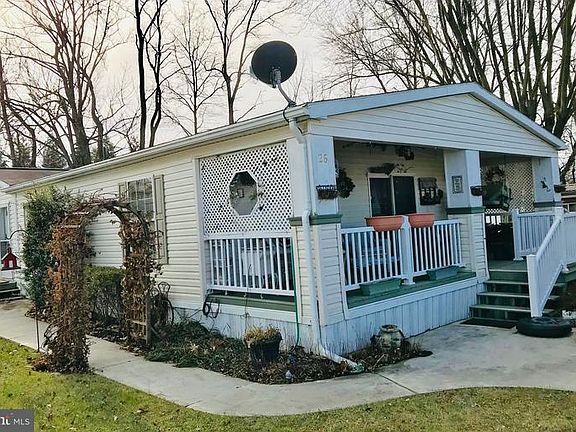 3rd image of 26 Beechwood Dr