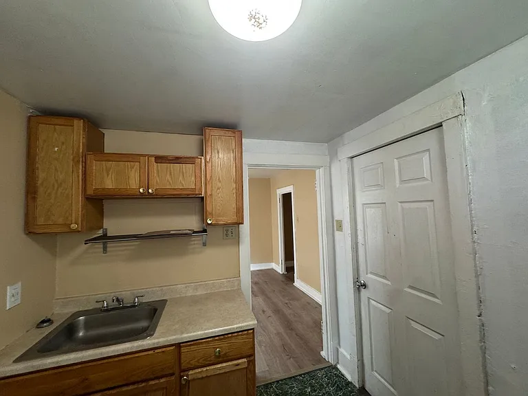 2918 Clermont Ave — Photo 13