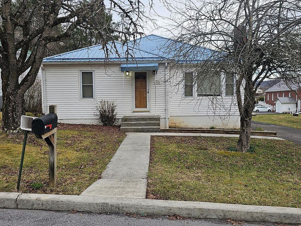 1st image of 115 1st Ave
