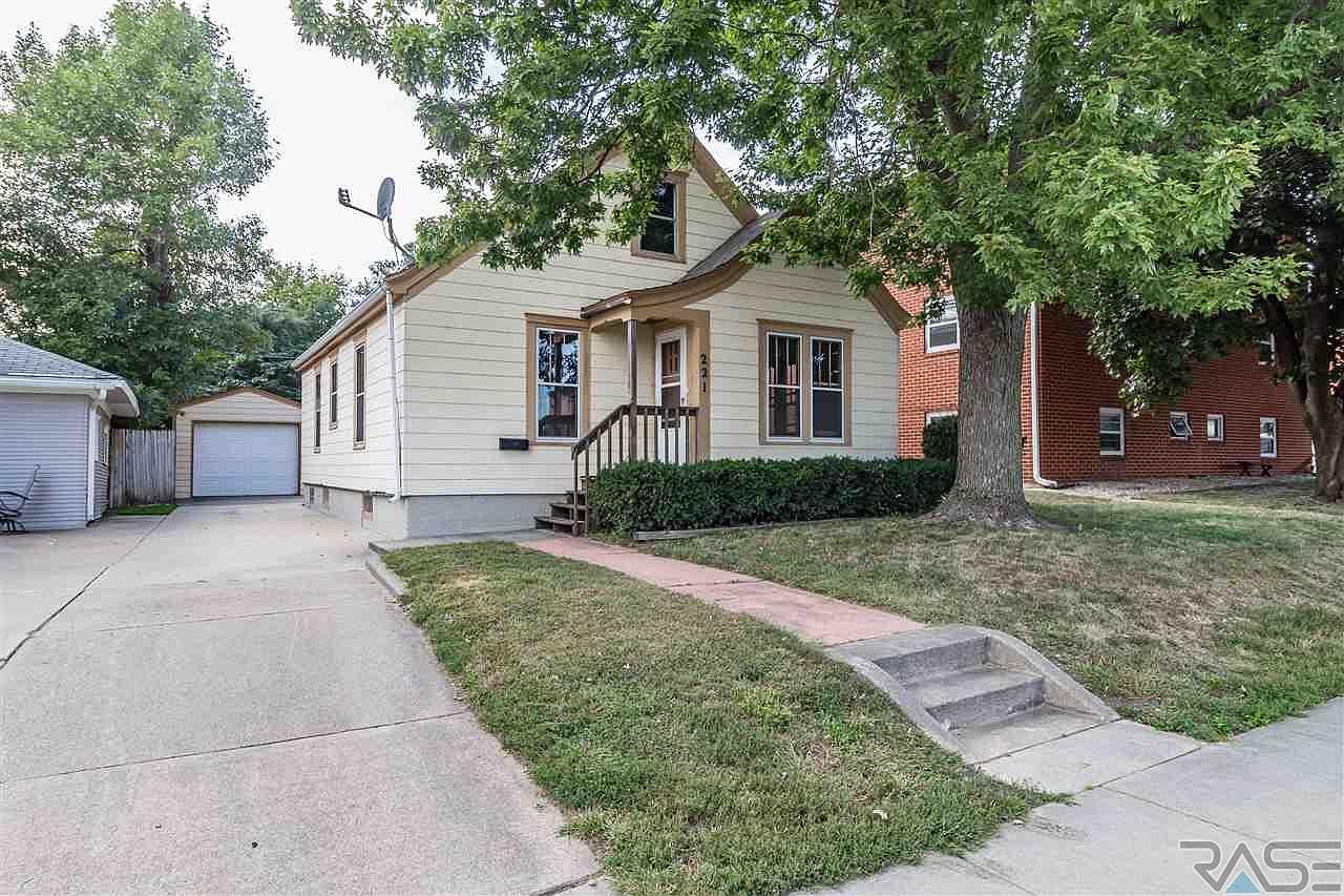 221 S Menlo Ave, Sioux Falls, SD 57104 Zillow
