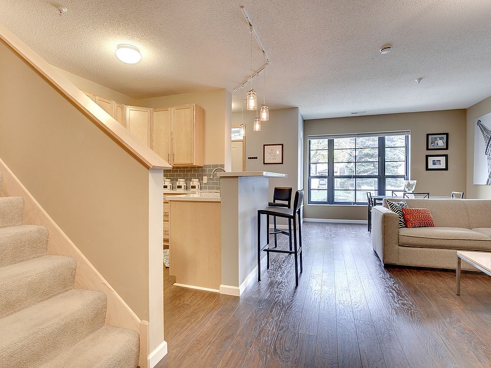 1st image of 820 Emerald St APT 109