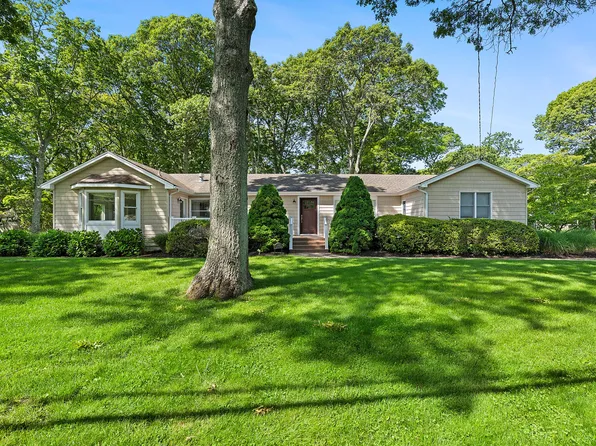 2360 Marlene Ln, Mattituck, NY 11952