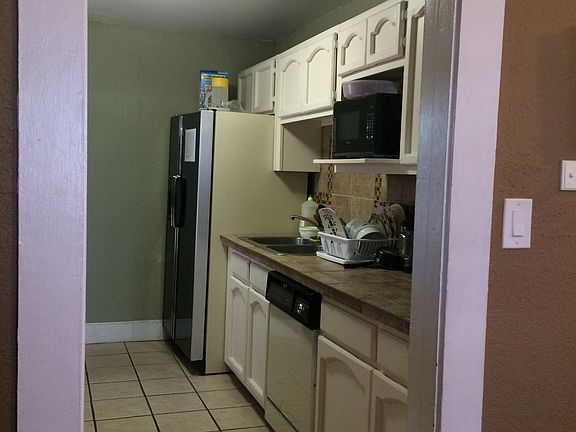 3rd image of 1401 Randolph Dr