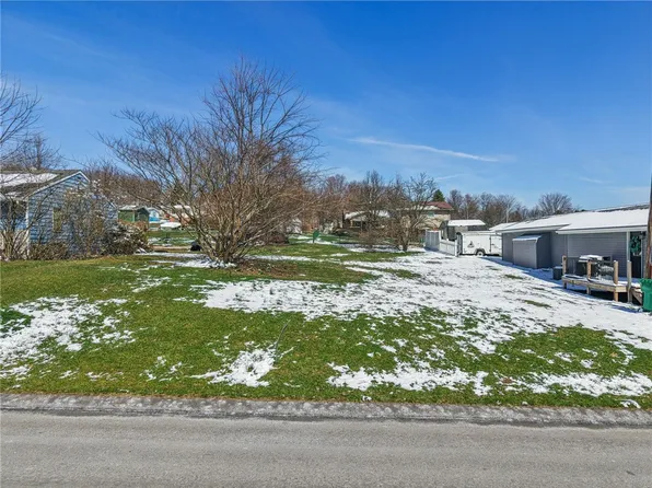 358 E 4th Ave, Latrobe, PA 15650