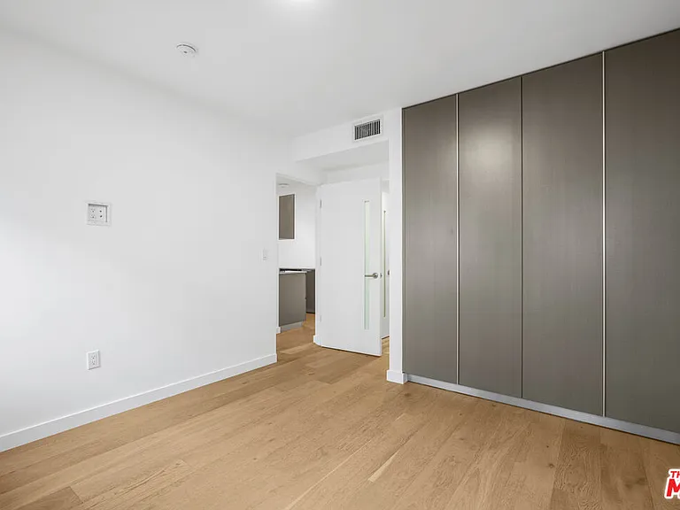 11785 Gateway Blvd #2 — Photo 9