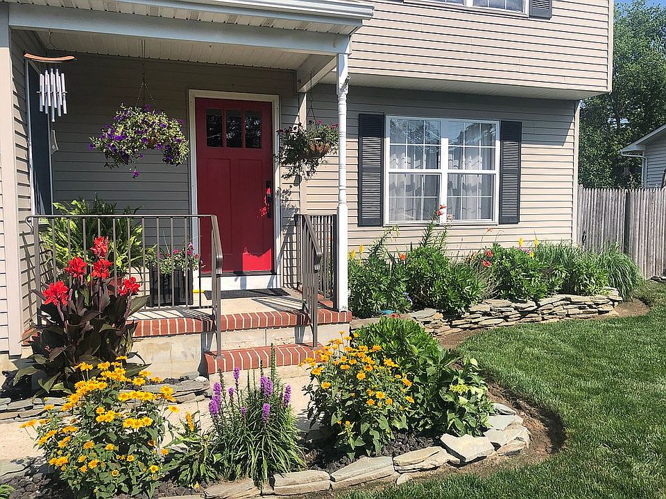 2nd image of 367 Hulse Ave