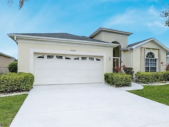 3rd image of 1813 Emerald Cove Dr