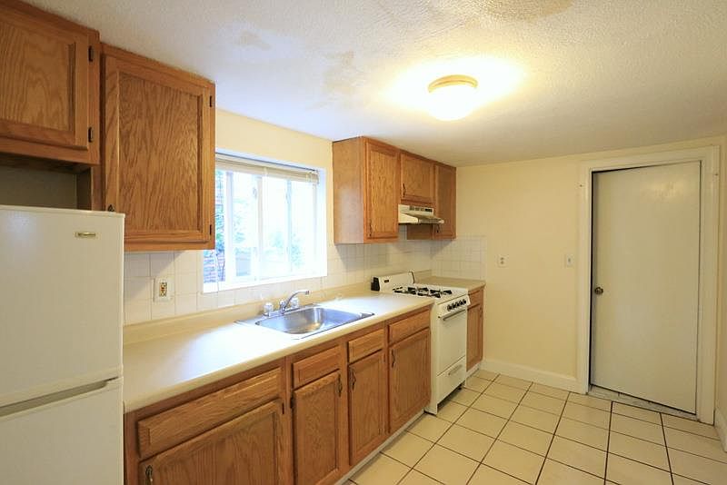 1st image of 126 Pine St #1