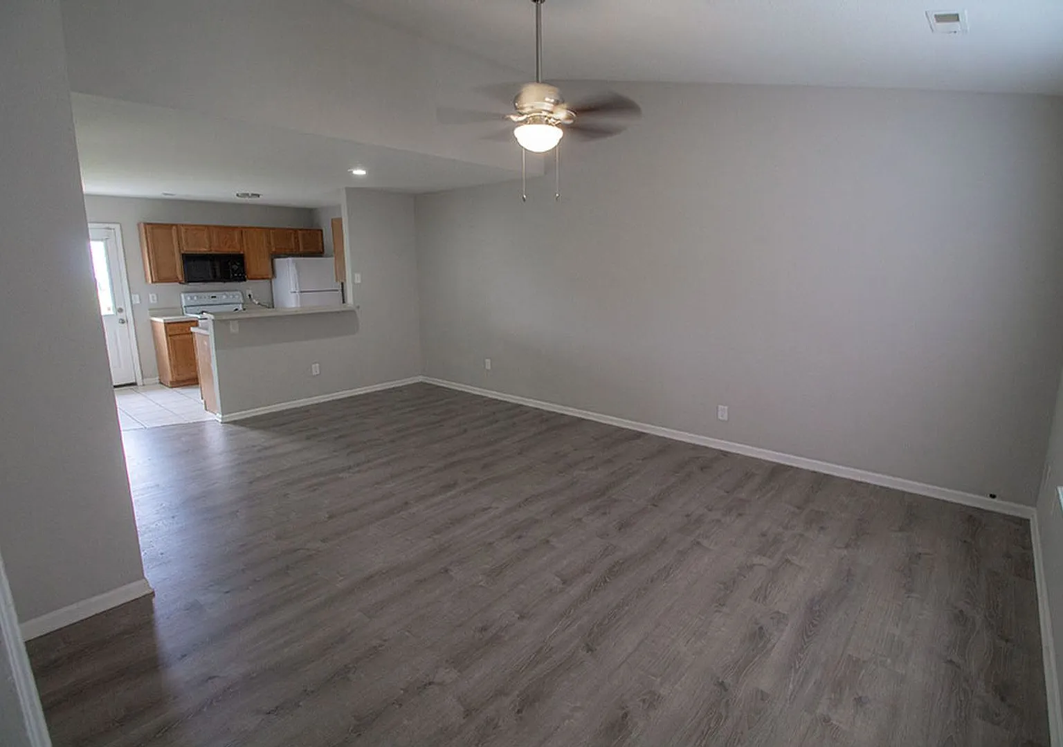 Belmont Park Duplex — Photo 3