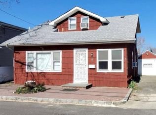 11 Sound Beach Ave, Bayville, NY 11709