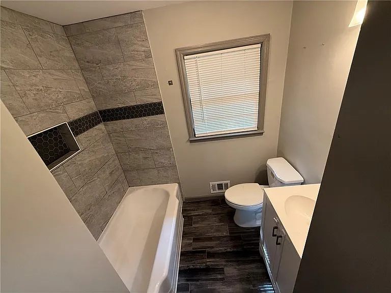2123 Barbara Ln — Photo 12