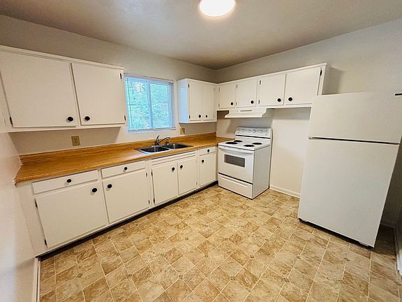 3rd image of 109 Northview Dr #3