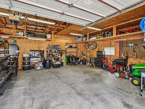 4th image of 615 10th Ave NW