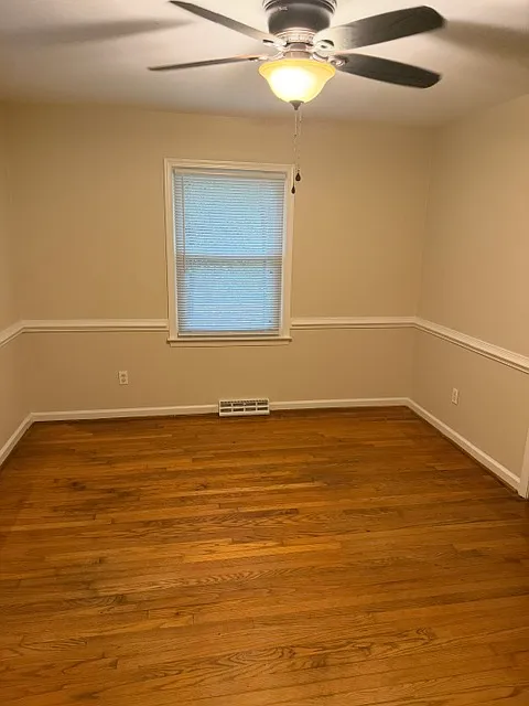 3 bed, 1960 sqft, $2,200 — Photo 3