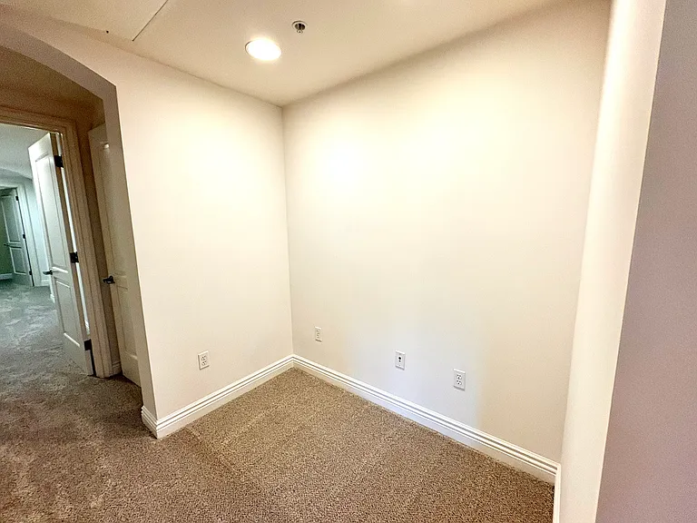 1310 Creekside Dr — Photo 21