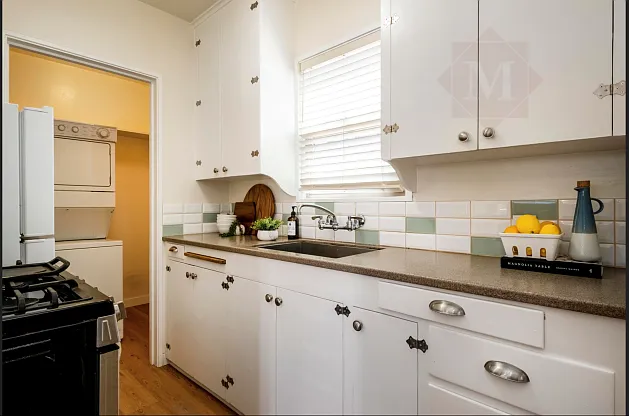 605 W Canon Perdido St #605 — Photo 4