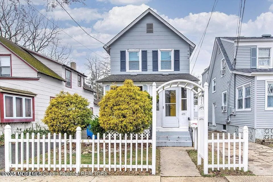 433 Lincoln Ave #Top photo 1