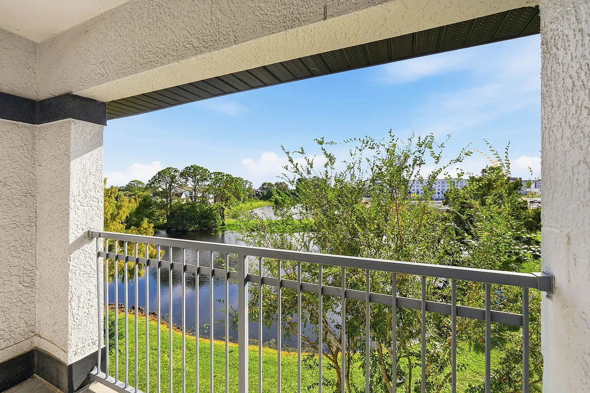 Building Photo - 3702 Palm Desert Ln #5437
