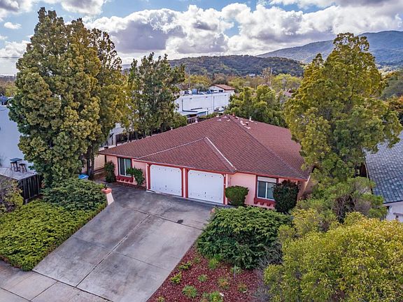 3rd image of 5740 Malpas Dr