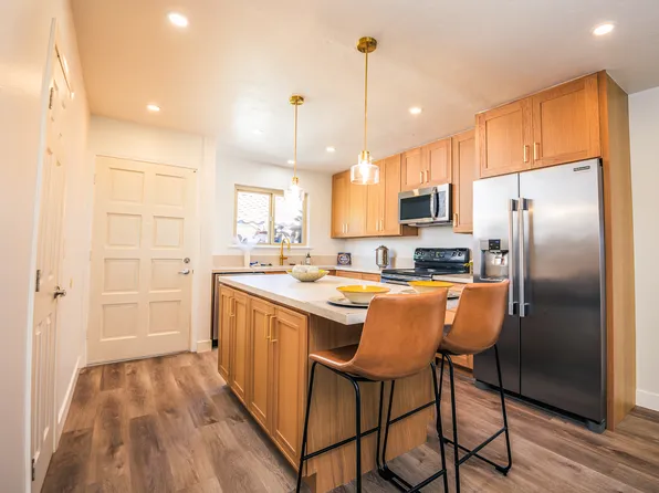 311 Volney Ln, Encinitas, CA 92024