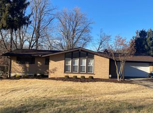 21 Cardigan Dr, Saint Louis, MO