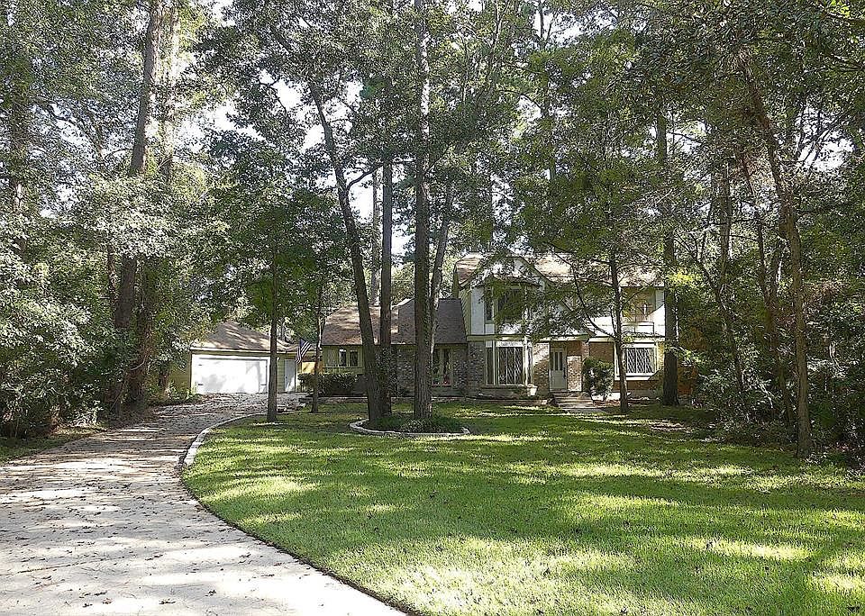 Fantastic opportunity to own a meticulously kept home on a HUGE lot in a prime location!