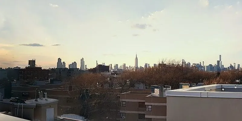 Sold by Compass | media 9