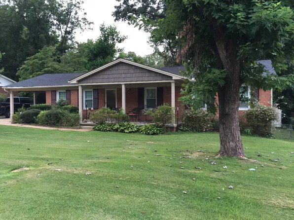 259 Westwood Dr, Lexington, TN 38351
