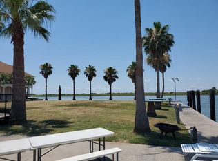 1302 Island Blvd, Crystal Beach, TX 77650