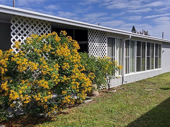 3rd image of 2132 Kahala Dr