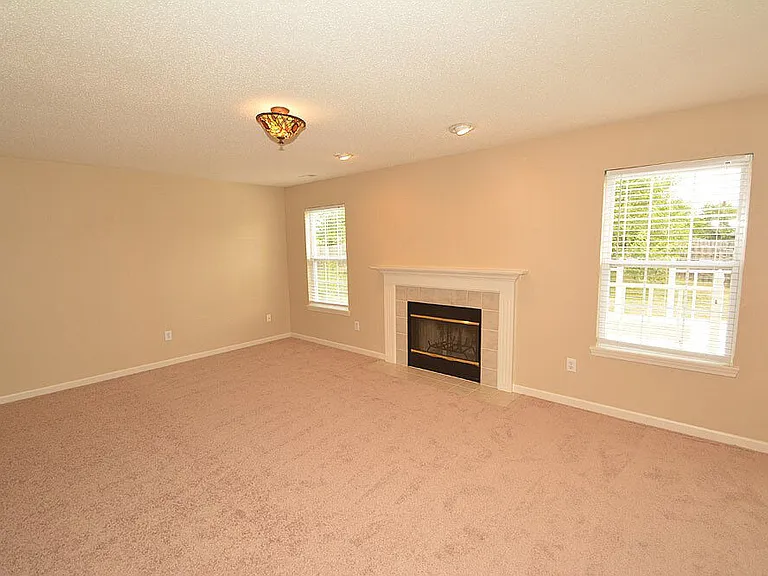 11960 Locus Ln — Photo 3