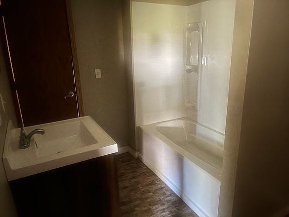 5th image of 417 S Atchison St