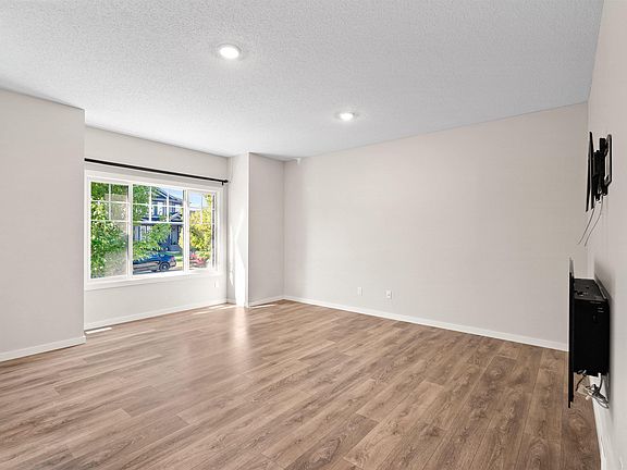 5th image of 16040 11th Ave SW