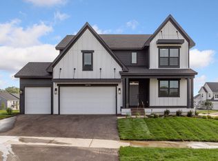 10070 Highpoint Dr, Chaska, MN 55318