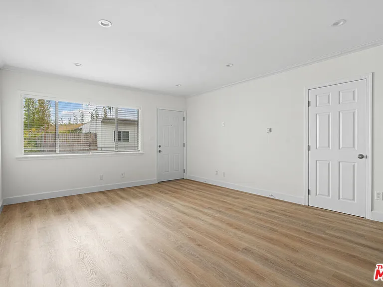 2435 3rd St #3 — Photo 9