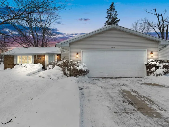 3654 Glenbrooke Ln, Green Bay, WI 54301