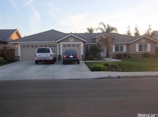 2860 Holland Ave, Clovis, CA 93611