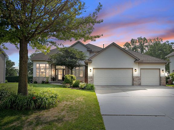 3rd image of 1334 Berwick Ln