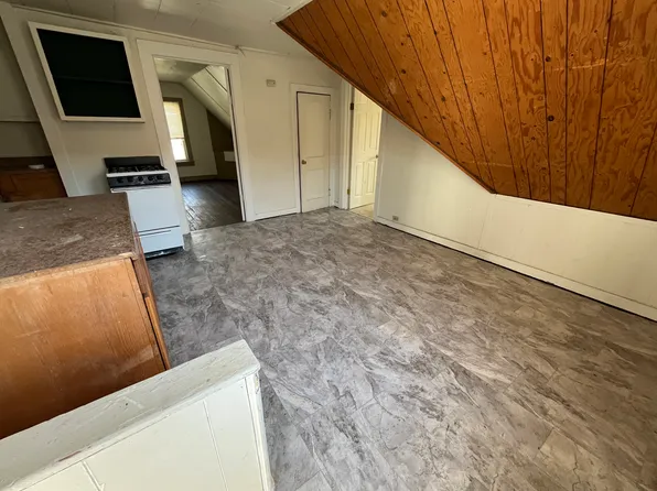 718 S Forest Ave #3, Carbondale, IL 62901