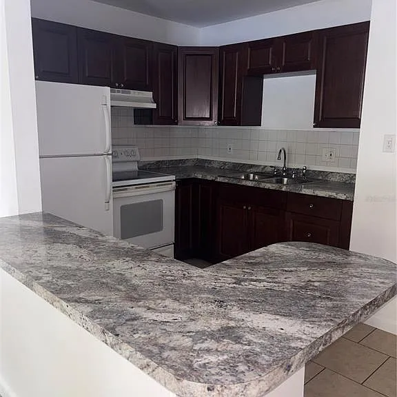 2501 Harn Blvd #G9 — Photo 2