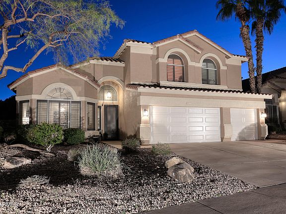 2nd image of 911 E Mountain Vista Drive