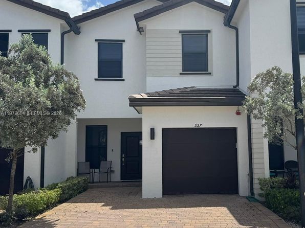 227 SW 159th Ter #227