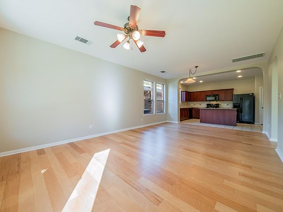 5th image of 11009 Short Springs Dr