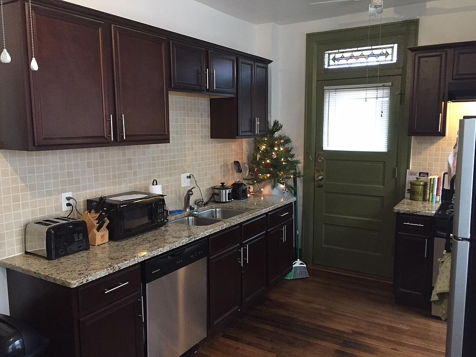 1st image of 752 Park St