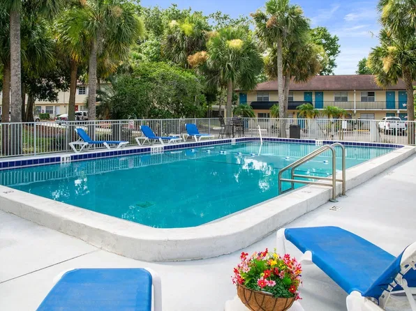 Ridge Apartments