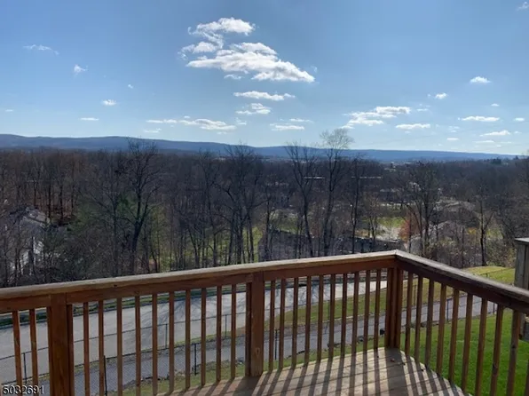 13 Kristen Ct, Hamburg, NJ 07419