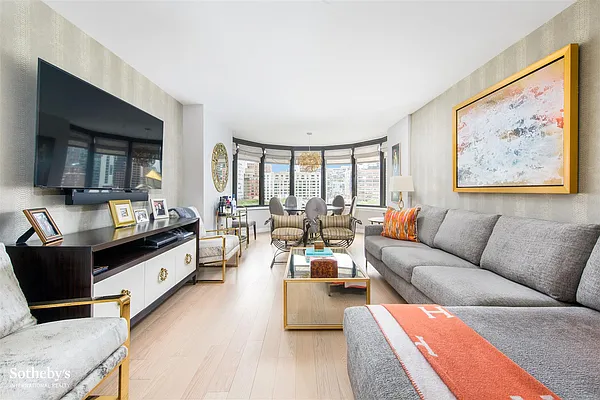 Sold by Sotheby's International Realty | media 2