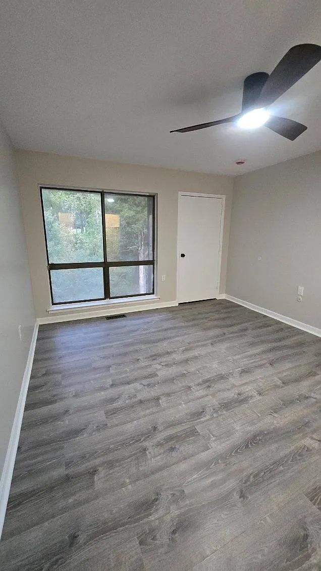 3 bed, 1337 sqft, $2,600 — Photo 2